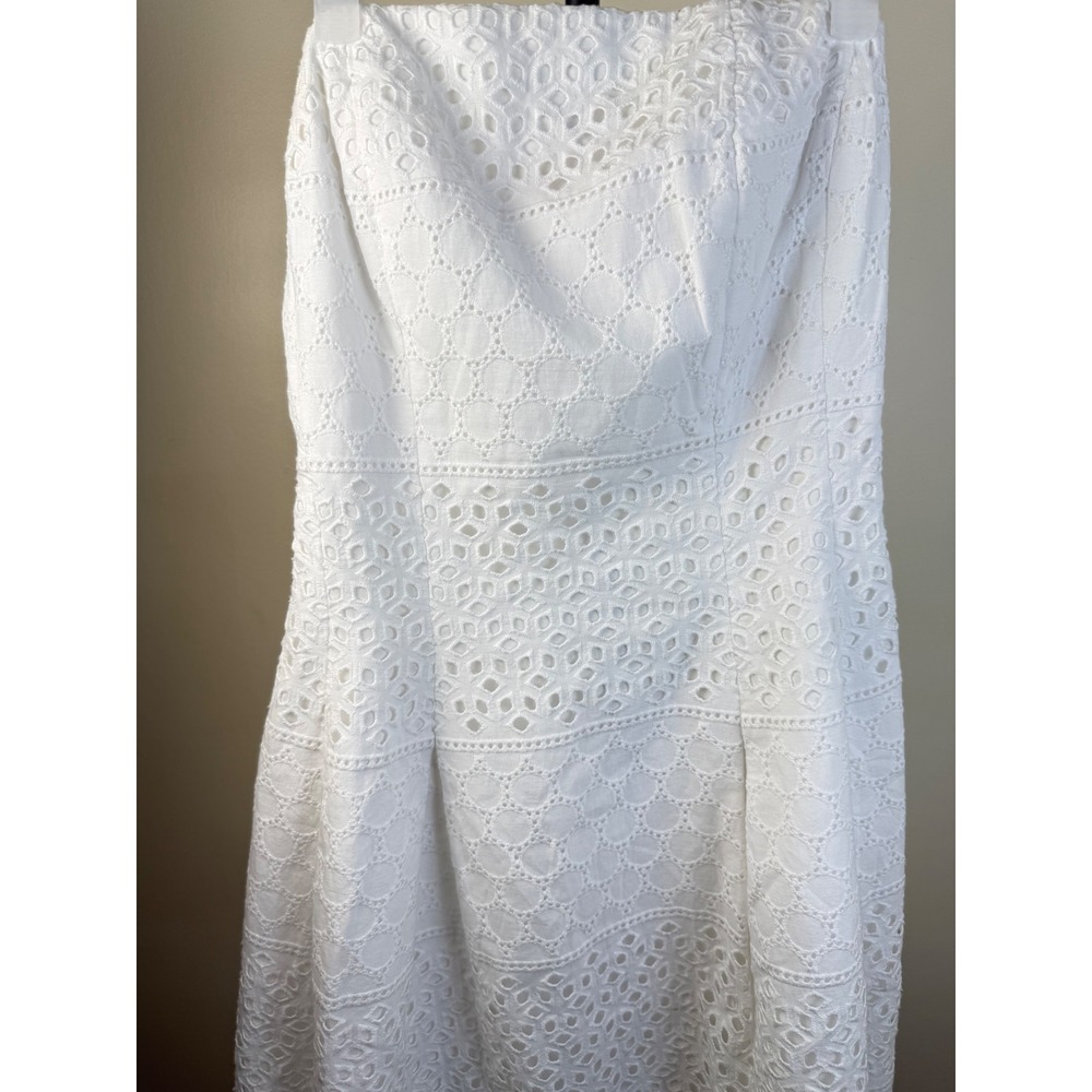 New York & Company Womens White Strapless Dress Eyelet size 0 Summer Resortwear - Picture 4 of 9